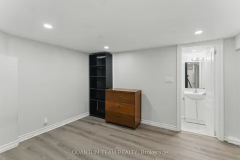 6462 Barker Street, ON L2G 1Y7