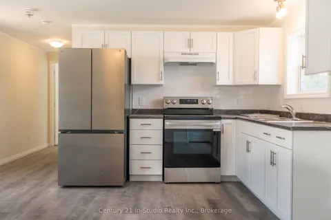 8 Sussex Square, ON N4K 5N5