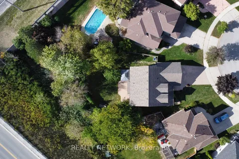 29 Riviera Ridge, ON L8E 5E6