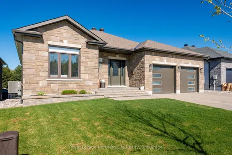 10 Welkin Grove, ON P1A 0G7