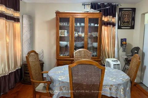 803 Merivale Road, ON K1Z 5Z5