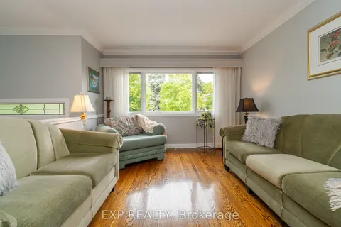 1828 Lorraine Avenue, ON K1H 6Z8