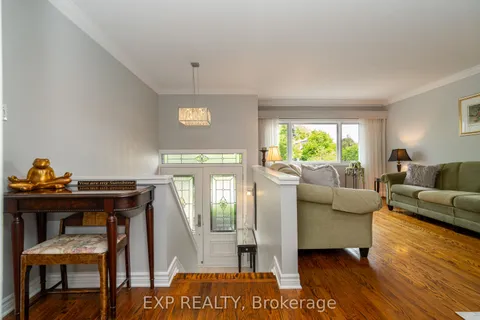 1828 Lorraine Avenue, ON K1H 6Z8