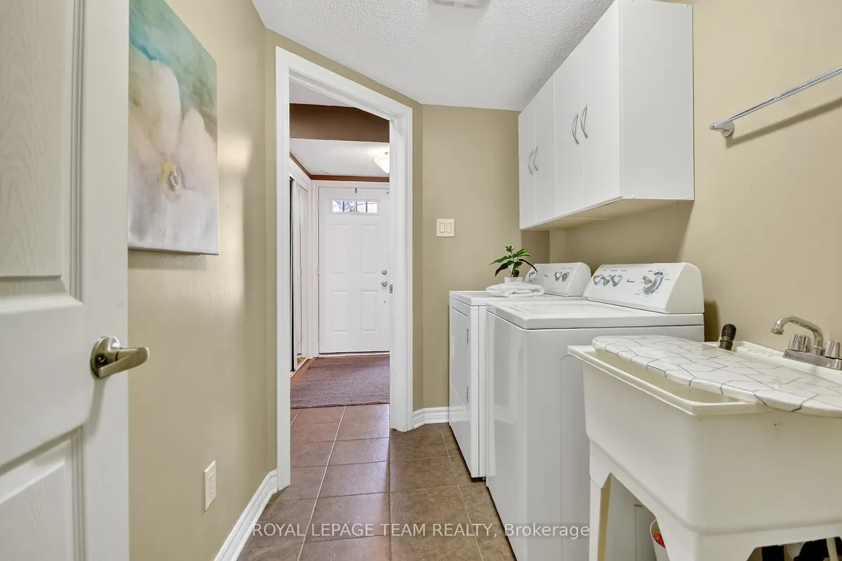 277 Aquilo Crescent, ON K2S 0L9