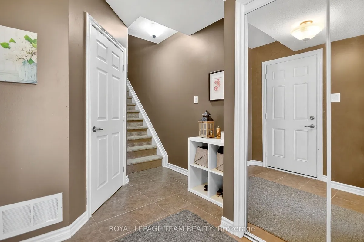 277 Aquilo Crescent, ON K2S 0L9