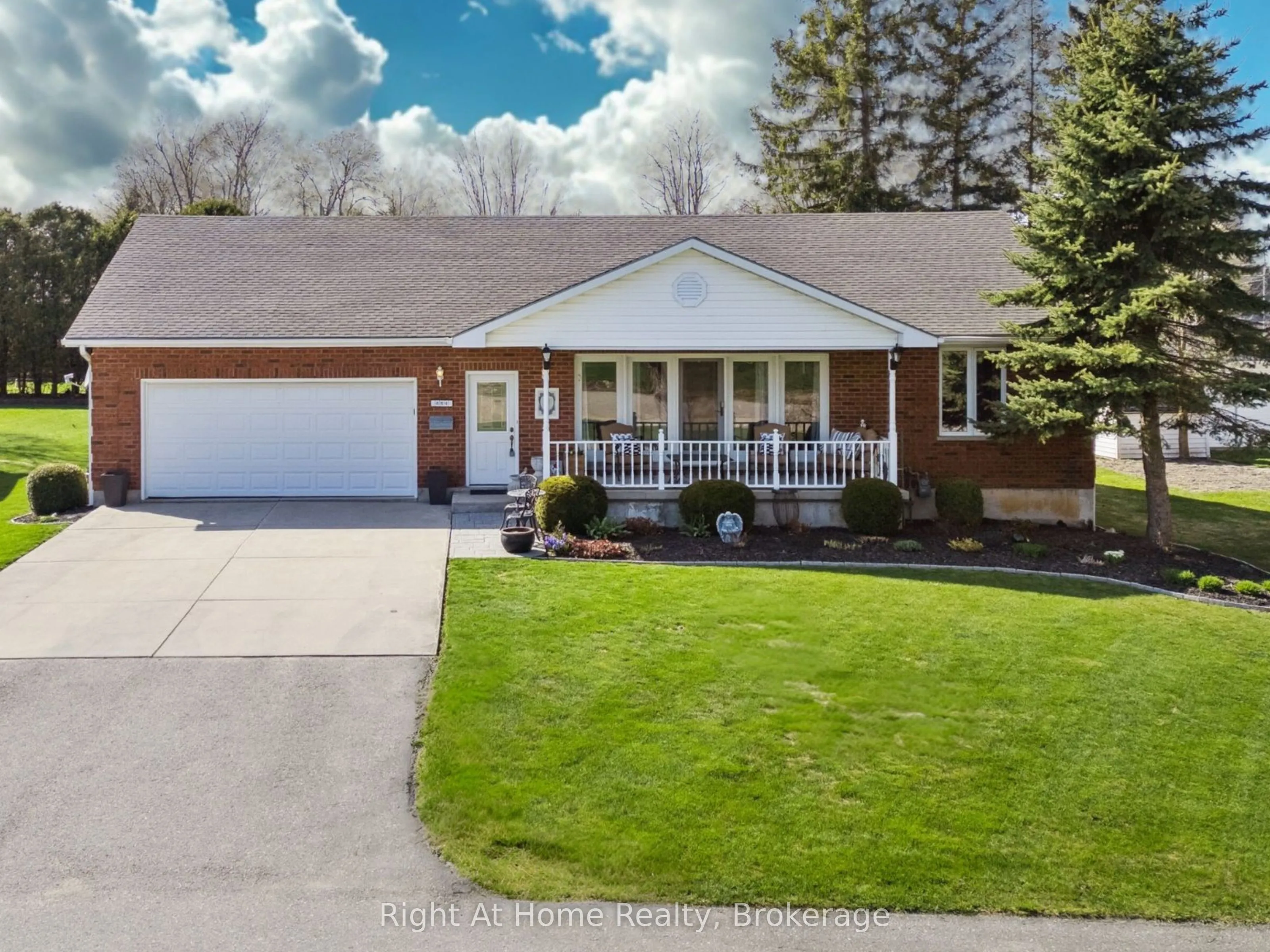 664 Maple Street, ON N0G 1H0