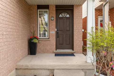 9 Gaw Crescent, ON N1L 1H8