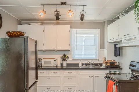 14 SPRUCE Street, ON L2R 1B3