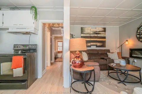 14 SPRUCE Street, ON L2R 1B3