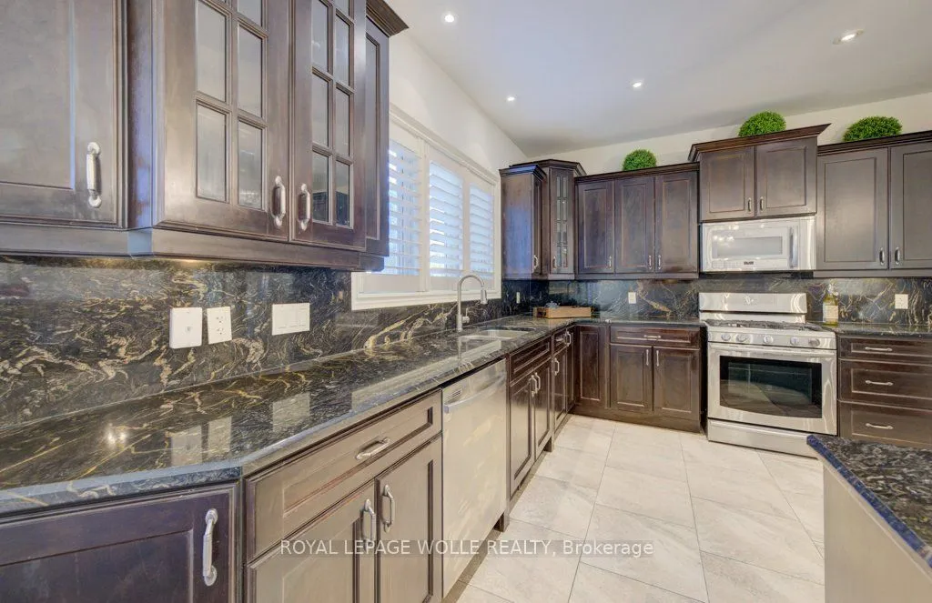 6379 Christopher Crescent, ON L2H 0B3