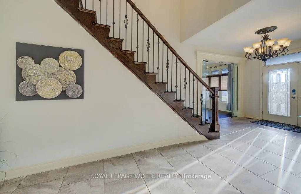 6379 Christopher Crescent, ON L2H 0B3