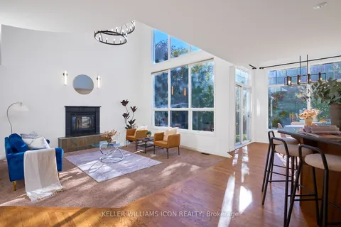 10 Pondhollow Way, ON K2J 4Y4