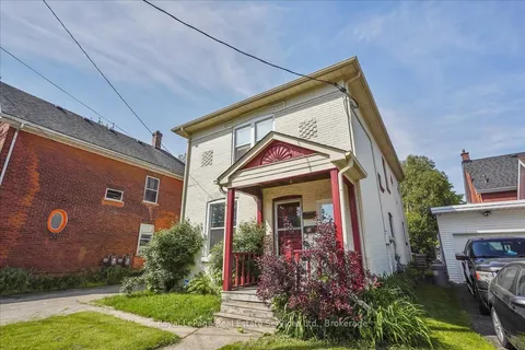 33 Rose Avenue, ON N3S 2M3