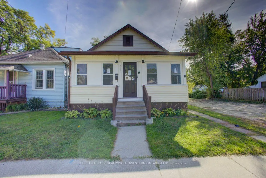 3587 Bloomfield Road, ON N9C 1R8