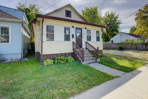 3587 Bloomfield Road, ON N9C 1R8