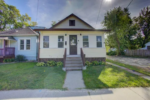 3587 Bloomfield Road, ON N9C 1R8