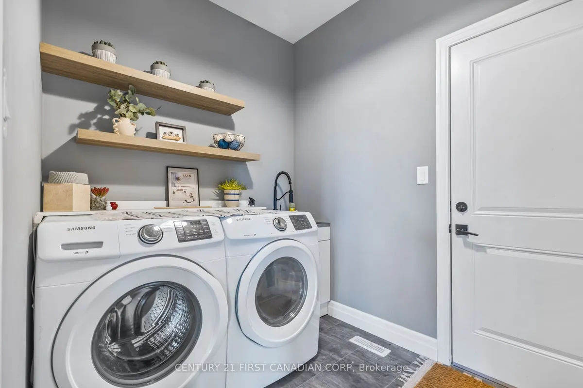 106 Stuart Avenue, ON N0M 2J0