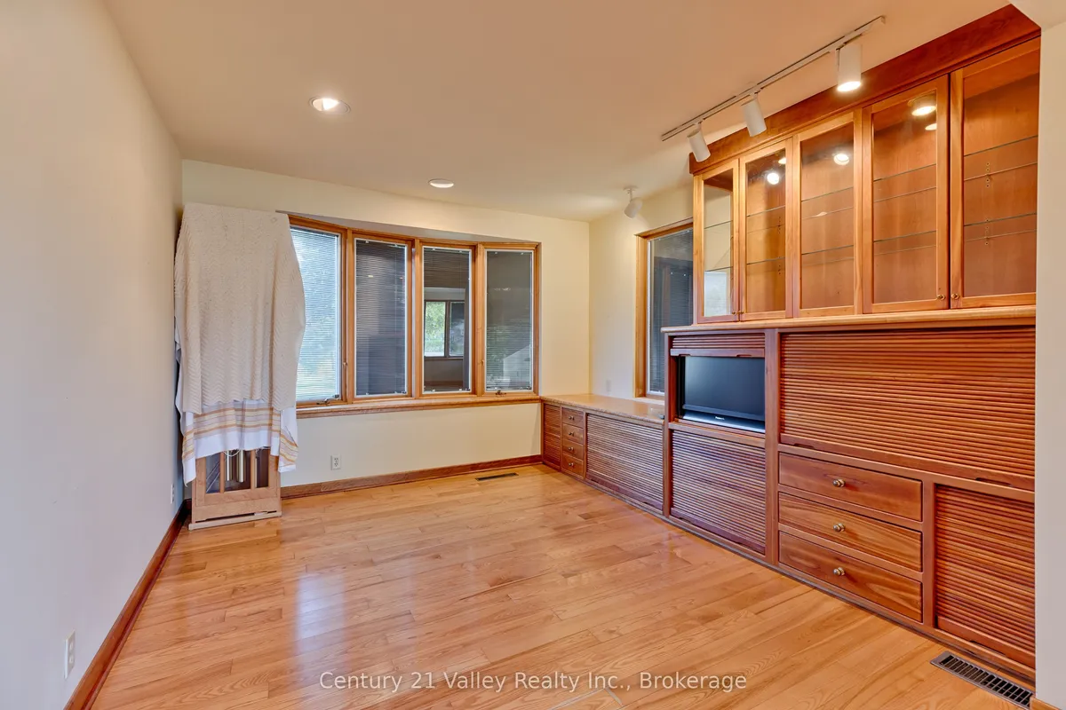 405 Moore Street, ON K7V 1L8