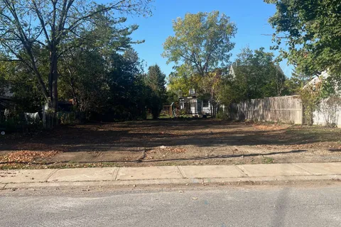 278 Flora Street, ON K7C 3M5