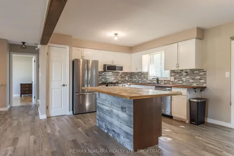 44 Maple Leaf Avenue, ON L0S 1N0