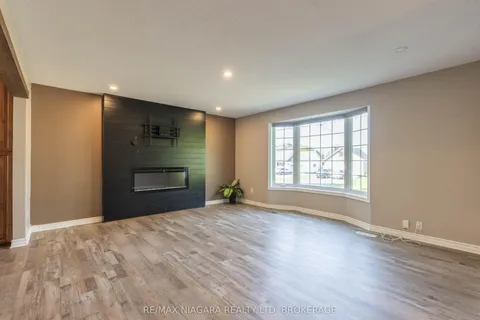 44 Maple Leaf Avenue, ON L0S 1N0