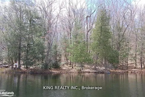 12 ZHAAWASHKWAA MIIKAN Road, ON P2A 0B2