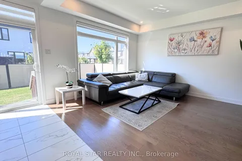 900 Embankment Street, ON K2S 2P4