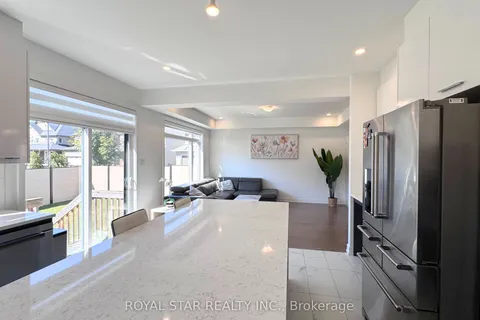 900 Embankment Street, ON K2S 2P4