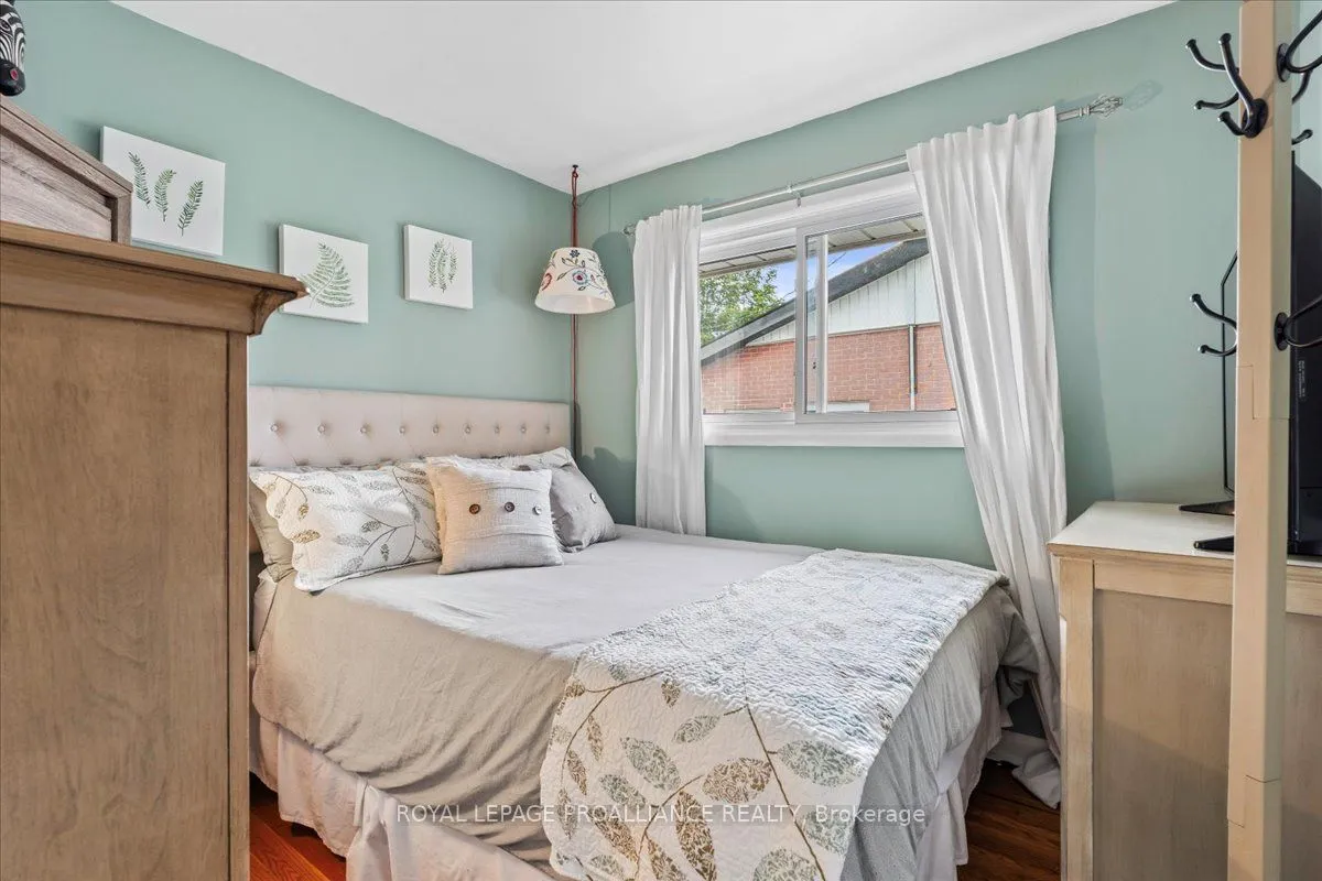 23 Alfred Drive, ON K8N 4M6