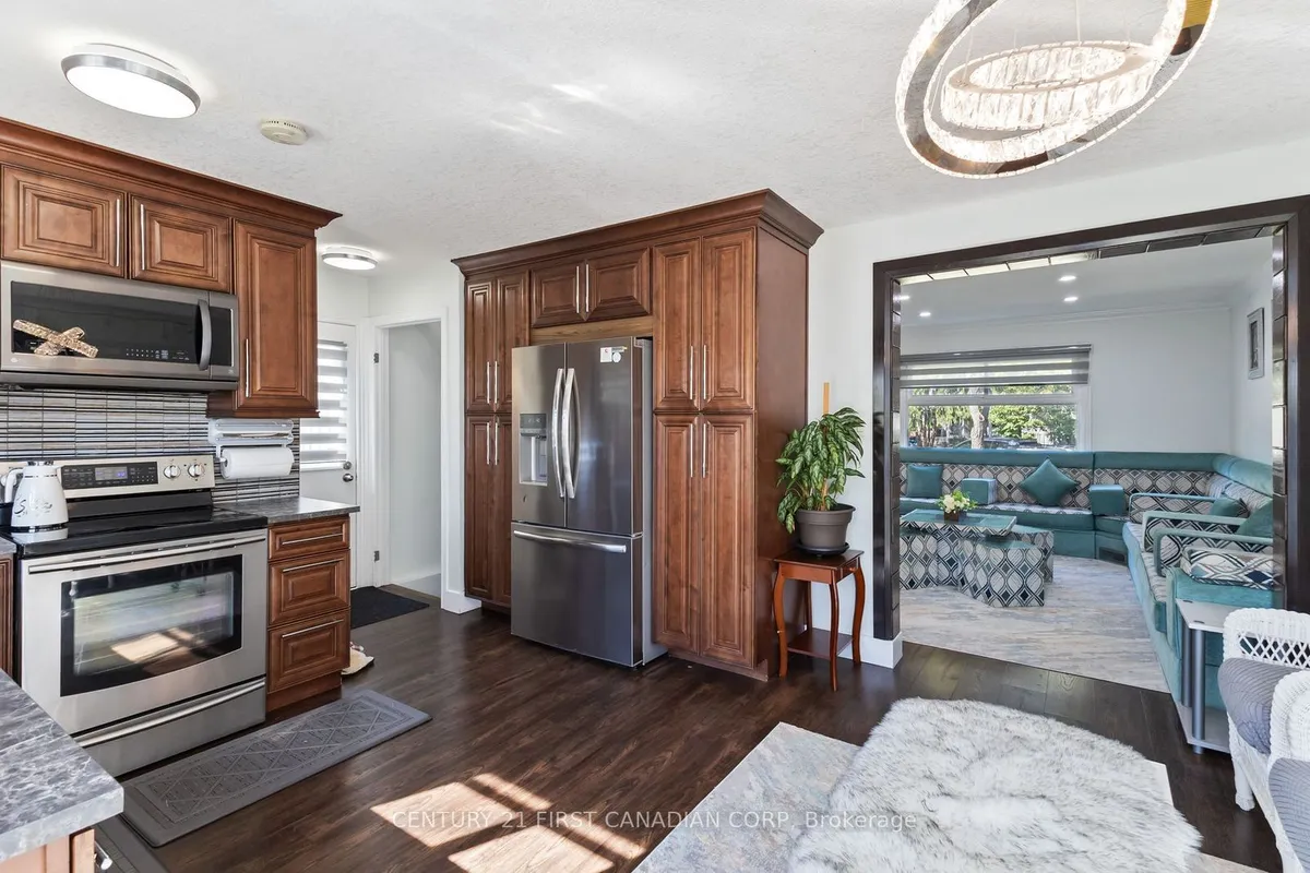 172 Golfdale Crescent, ON N6C 5X4