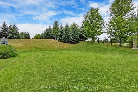 9 Aberfoyle Mill Crescent, ON N0B 2J0