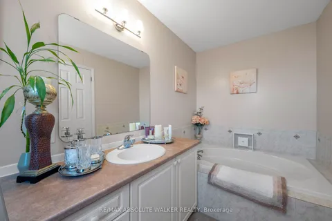 607 Aquaview Drive, ON K4A 4W1