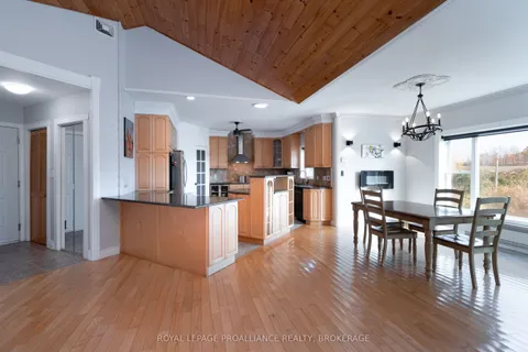 10 North Shore Road, ON K7G 2V6