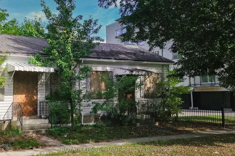 26 Chatham Street, ON N3T 2N6