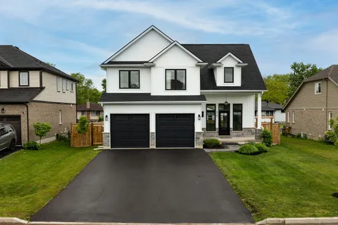 619 Brian Street, ON L2A 6W1