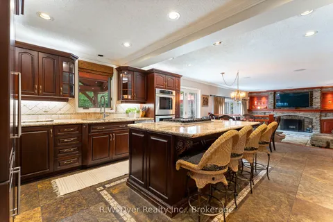 73 Lemon Street, ON N1E 2H4