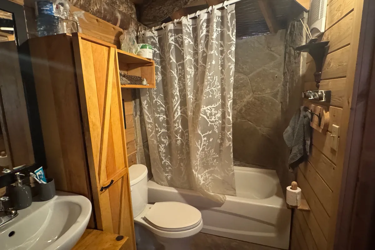 102 Caroline Court, ON K0L 1C0