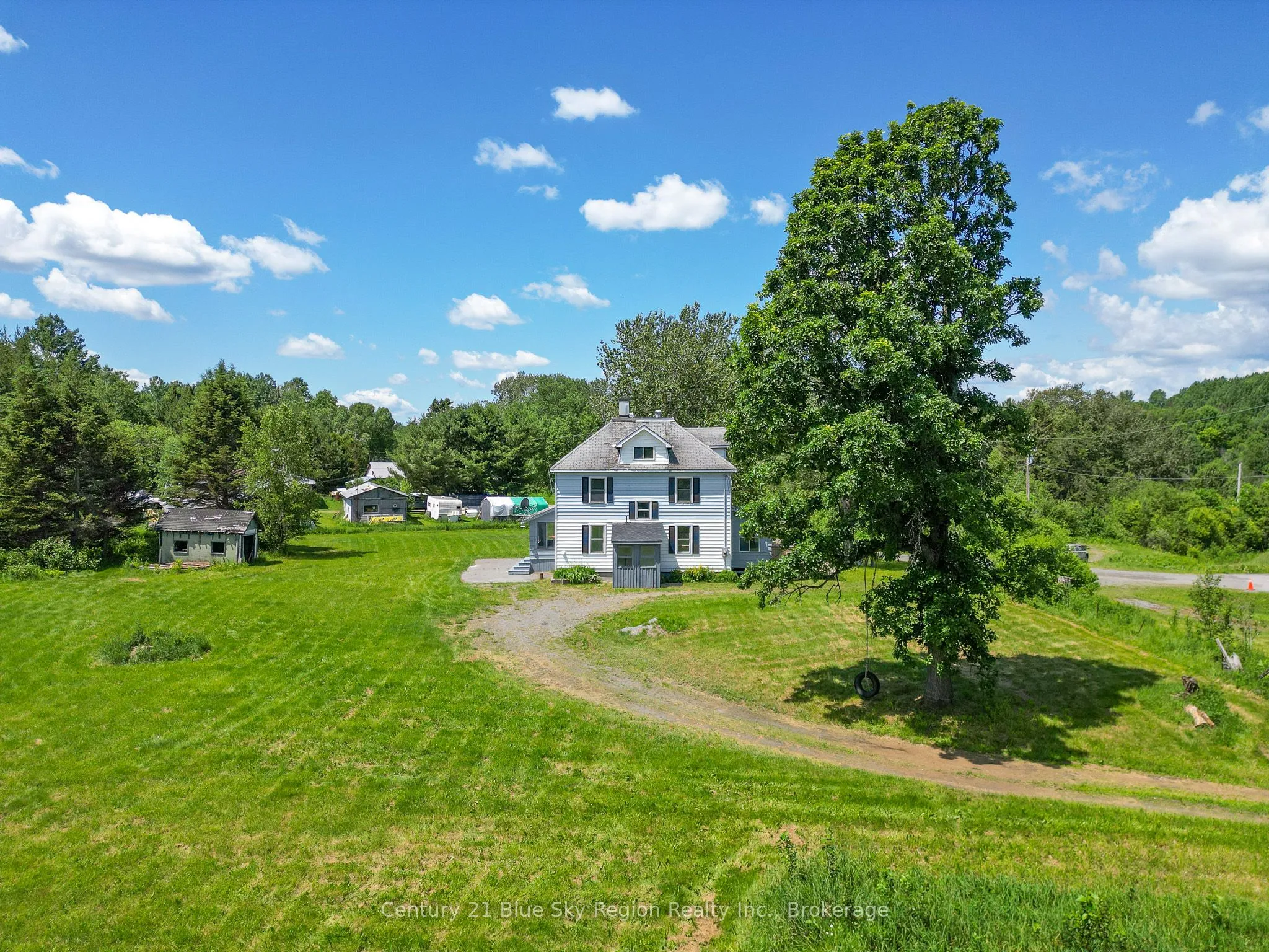 2 Desaulniers Road, ON P0H 1M0