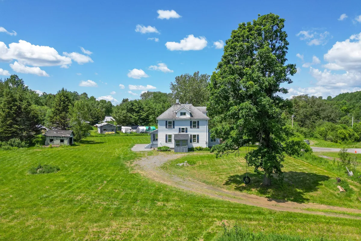 2 Desaulniers Road, ON P0H 1M0