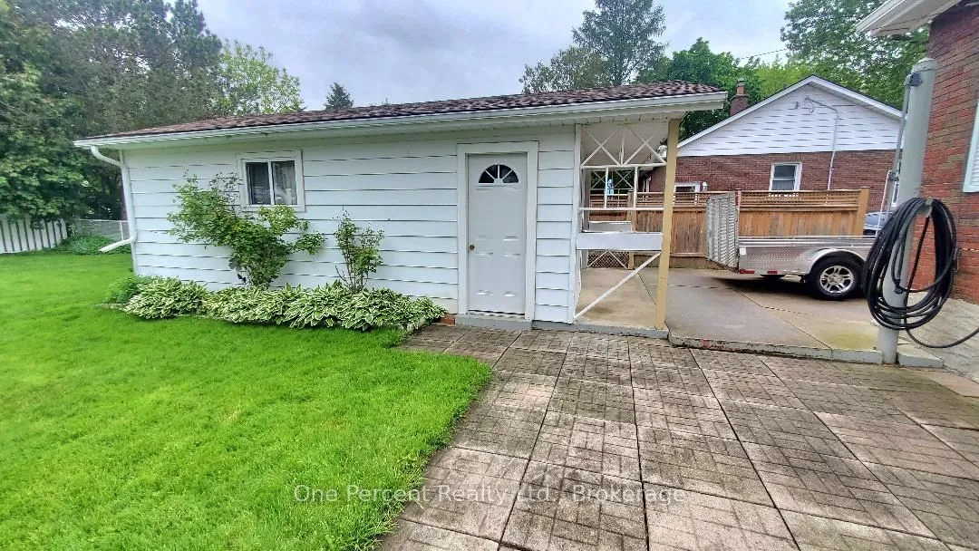 128 Woods Street, ON N5A 1M4