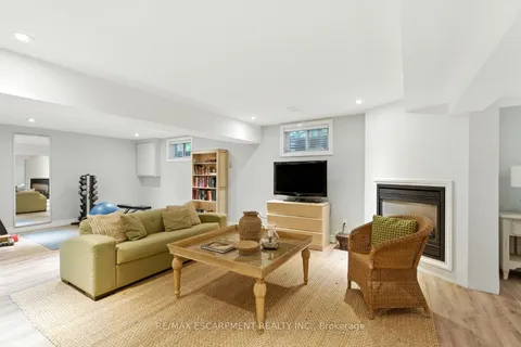 65 Maple Avenue, ON L9H 4W6