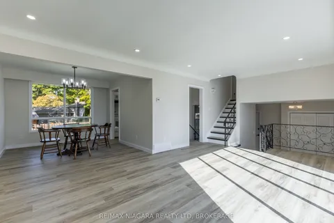 22 Little John Court, ON L3C 5X2