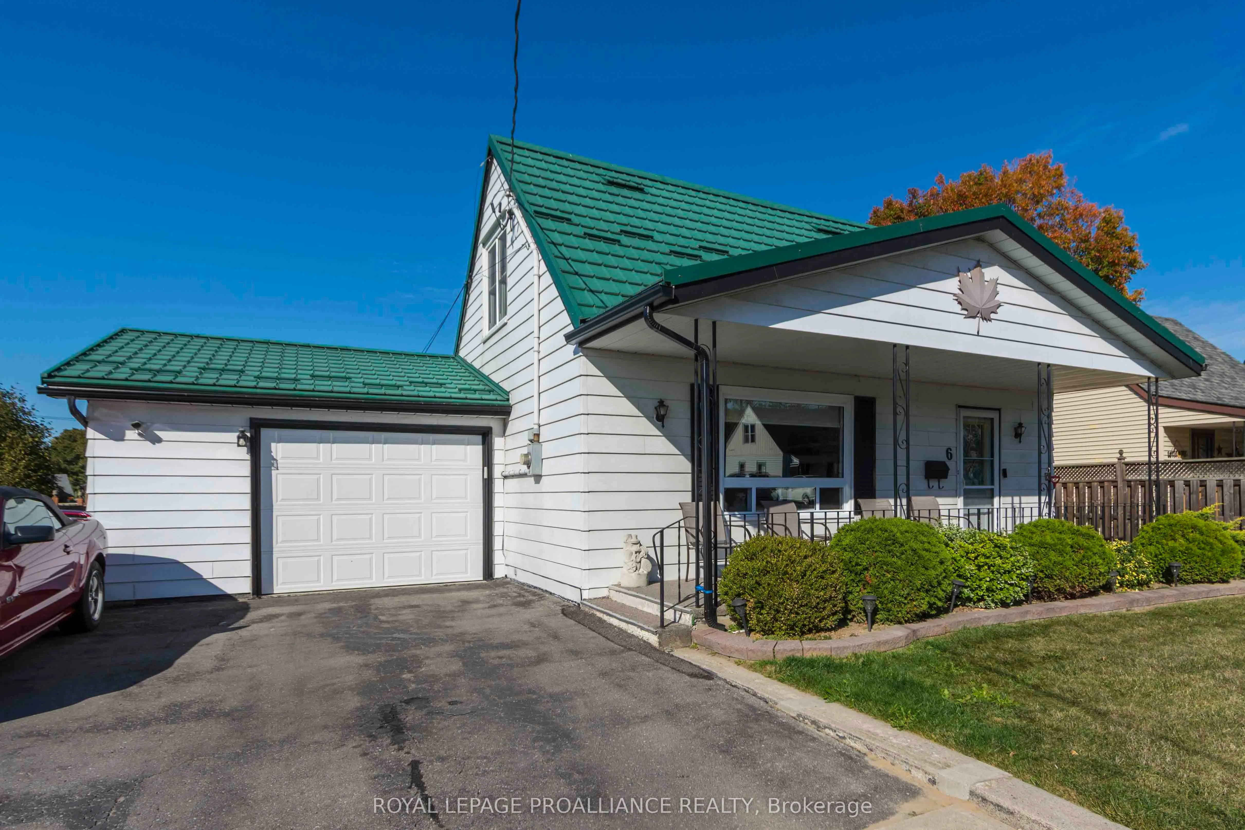 6 Kerr Crescent, ON K8V 2W3