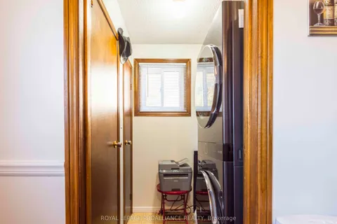 6 Kerr Crescent, ON K8V 2W3