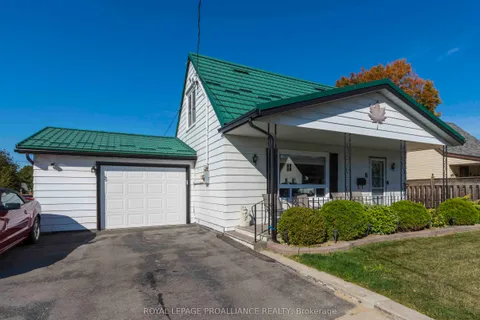 6 Kerr Crescent, ON K8V 2W3