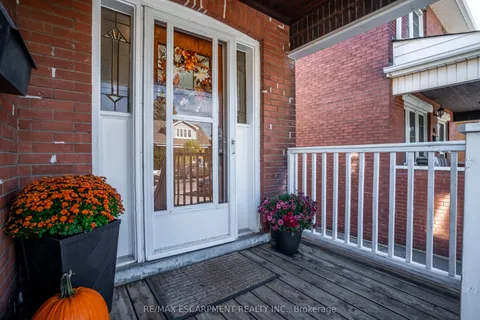 73 Kenilworth Avenue, ON L8K 2T1