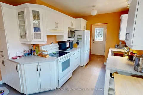 16 Herman Crescent, ON P1A 2R5