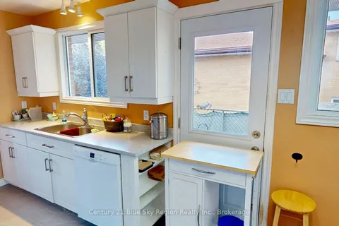 16 Herman Crescent, ON P1A 2R5