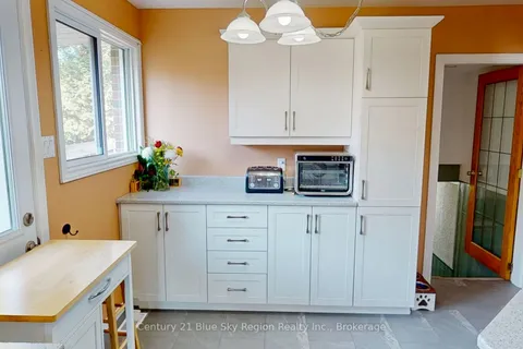 16 Herman Crescent, ON P1A 2R5