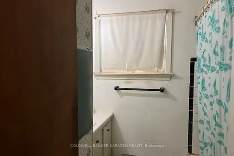 1274 Woodroffe Avenue, ON K2C 2T6